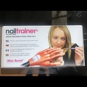 Mia secrets nail trainer